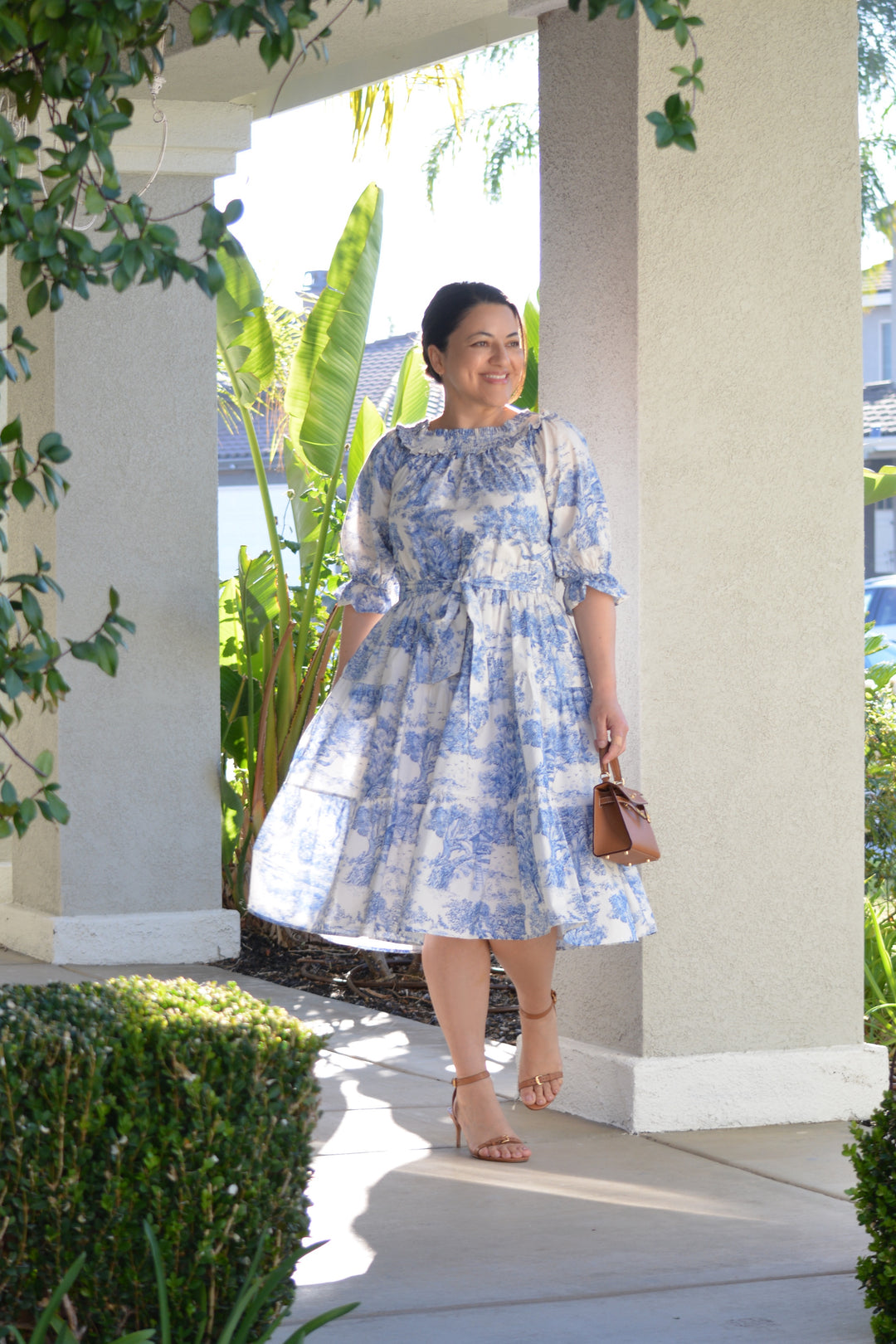 toile midi dress Bleu Size:34x32 17 Standout Holiday Dresses. The high PO113